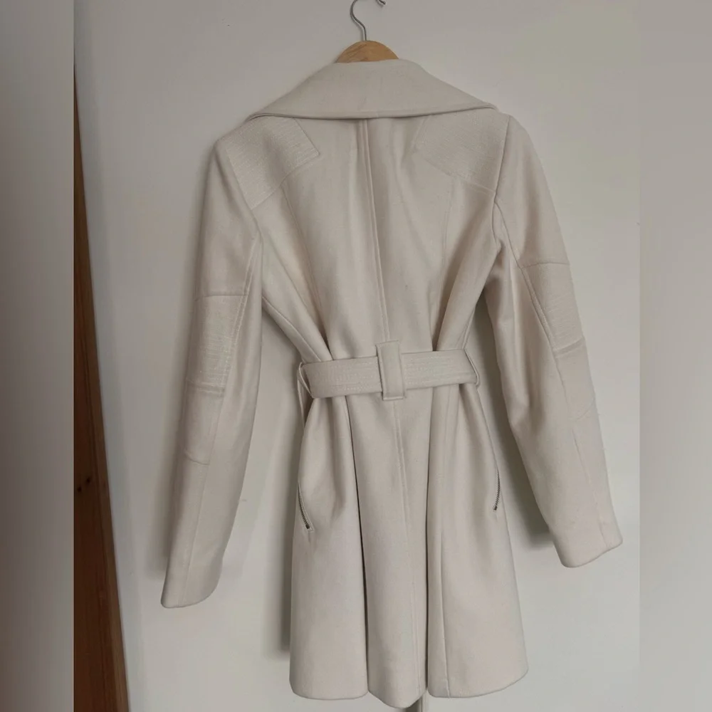 Michael Kors Cream Belted Trench Coat - Picture 4 of 8